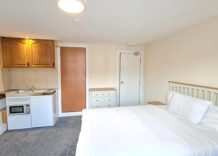 Grace Apartments - Living Rock